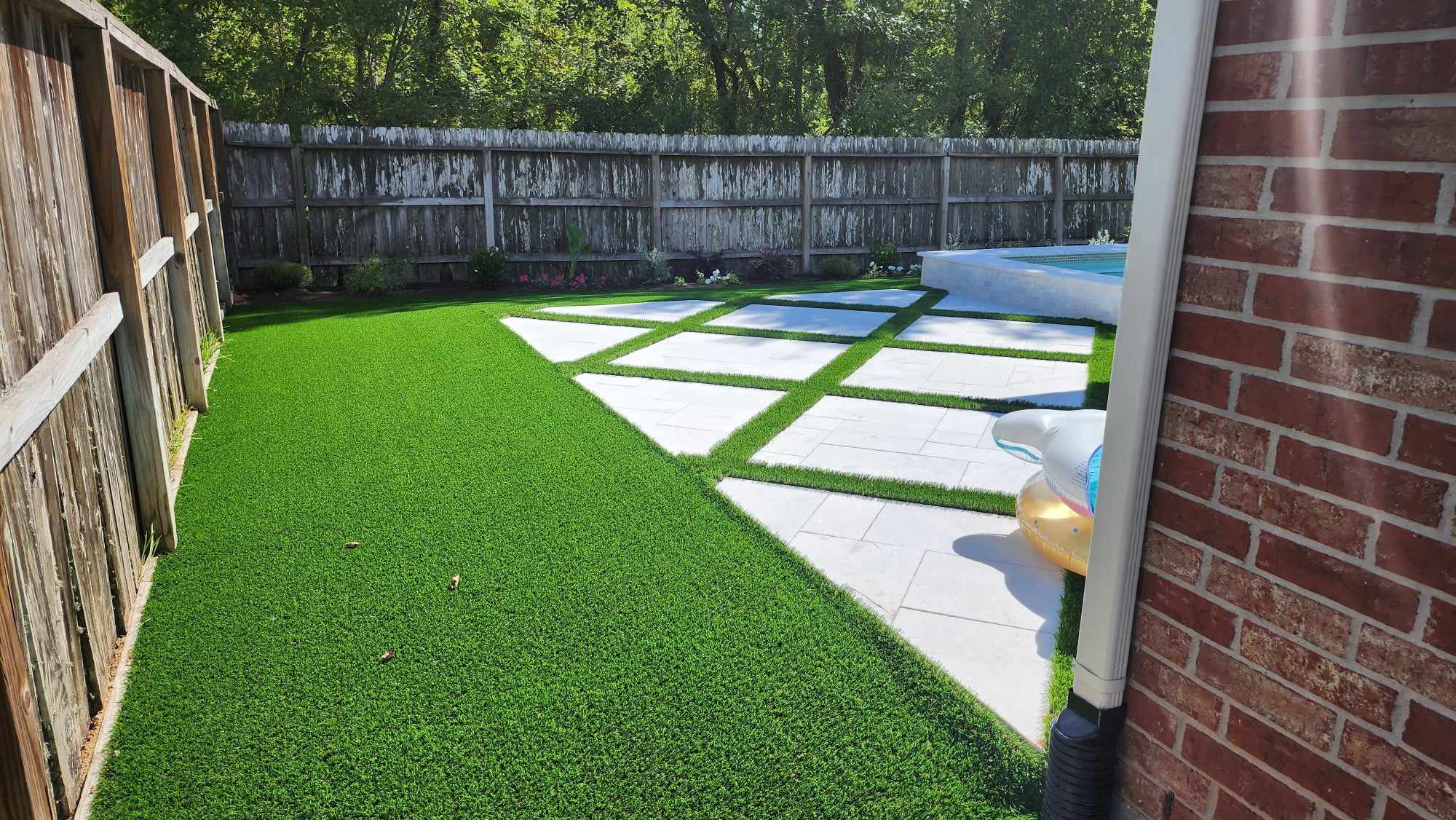 Artificial Turf In a Back Yard